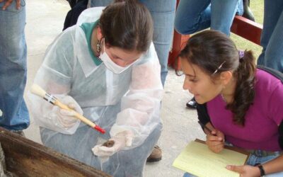 Anuncio de convocatoria para Investigador Forense